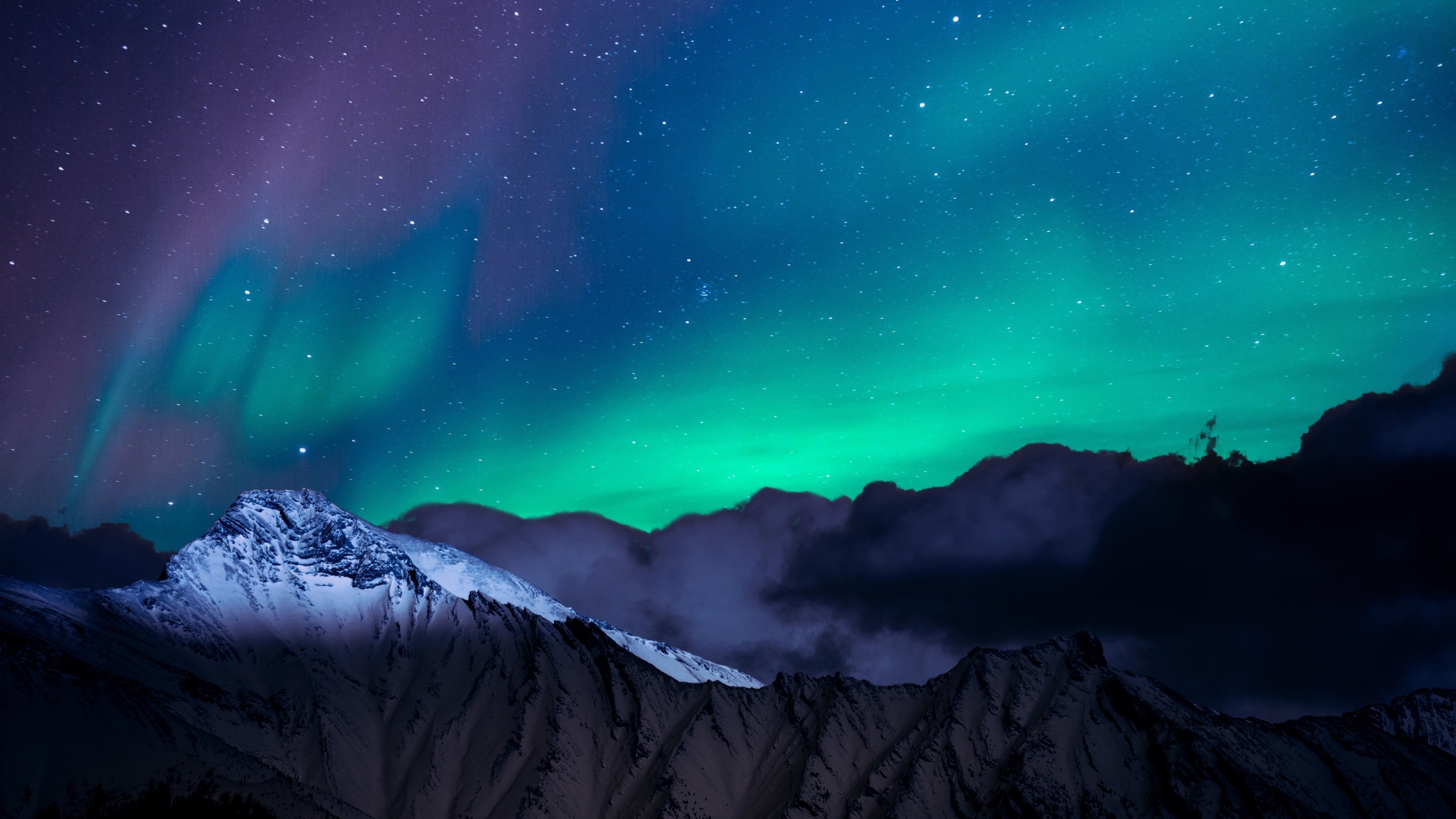 Aurora polar en las montañas Fondo de pantalla 4k Ultra HD ID:4807