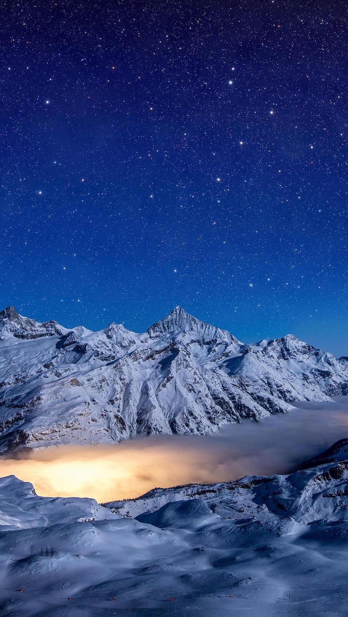 Noche con estrellas en paisaje montañosos con nieve Fondo de pantalla 4k  Ultra HD ID:5937