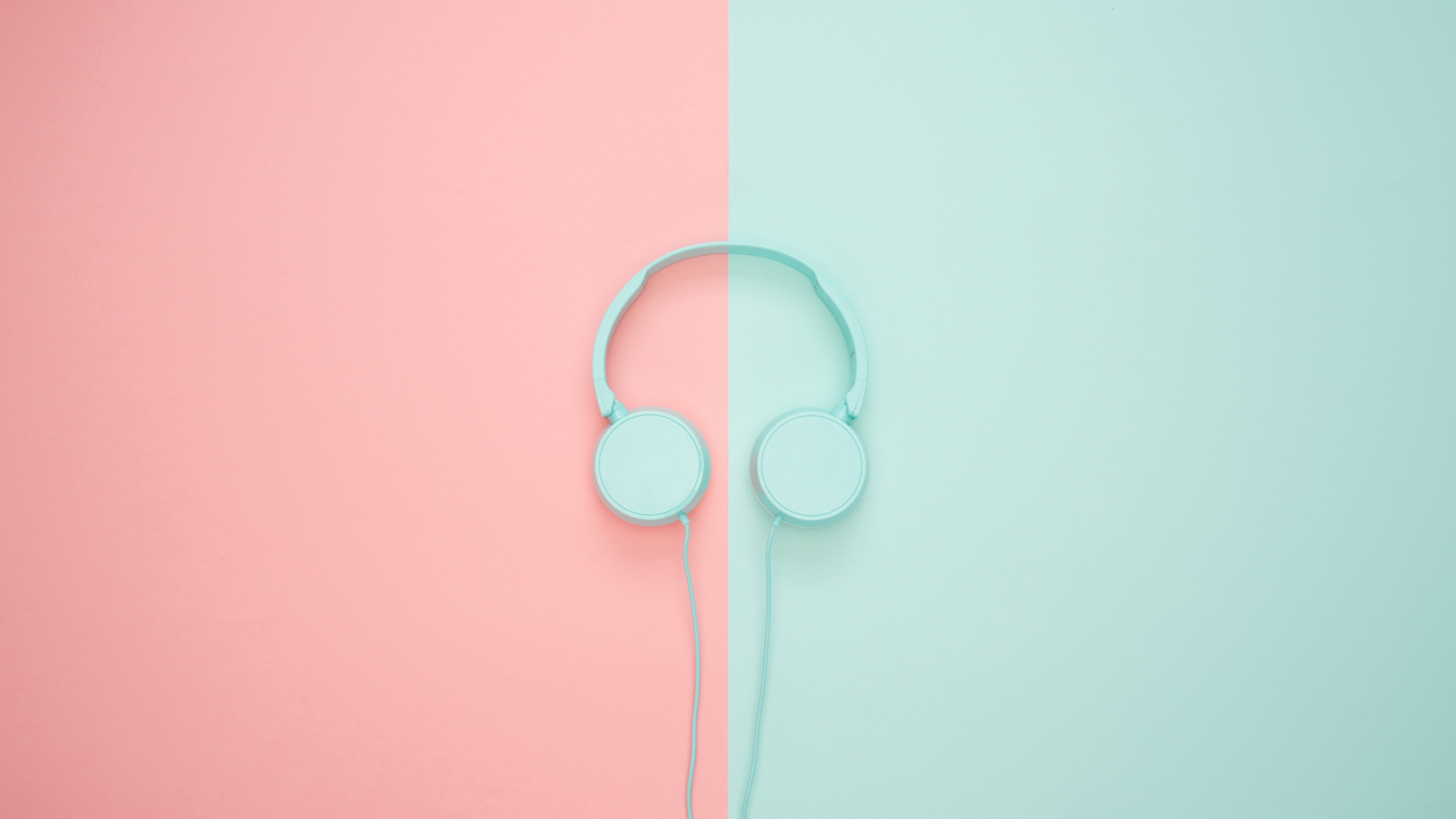 Headphones in pastel pink and blue Wallpaper 4k Ultra HD ID:3844