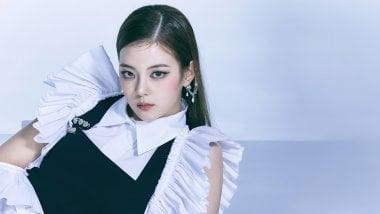 Lia from ITZY Checkmate Wallpaper