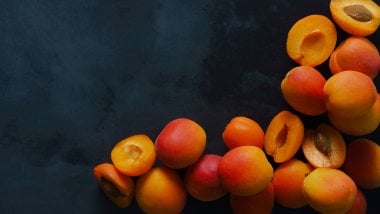 Apricots Wallpaper