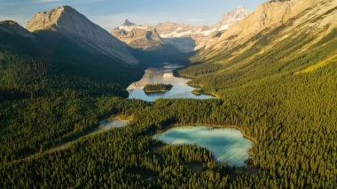 Valle y montañas en Alberta Fondo de pantalla