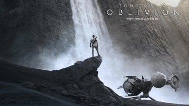 Tom Cruise in the movie Oblivion Wallpaper