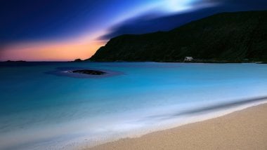 Twilight in the beach Wallpaper