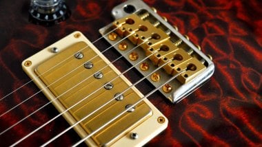 Electric guitar strings Wallpaper