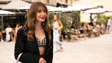 Lily Collins in Emily in Paris Wallpaper