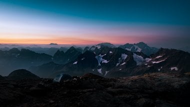 Sunset in the mountains Wallpaper