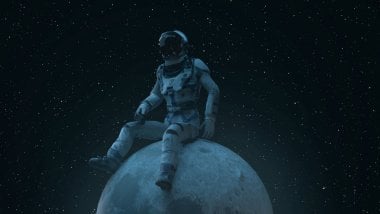 Astronauta sobre la luna Fondo de pantalla
