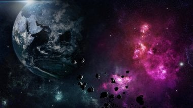 Planeta y nebulosa en el espacio Fondo de pantalla