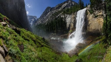 Cascada en el Parque Nacional Yosemite Fondo de pantalla