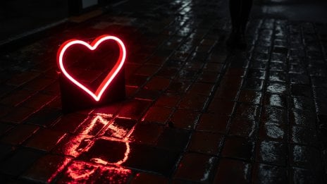 Heart-shaped red lights on a dark street Wallpaper
