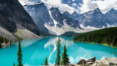 Lago Moraine en el parque nacional Banff Fondo de pantalla