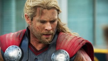 Chris Hemsworth as Thor in Avengers Wallpaper