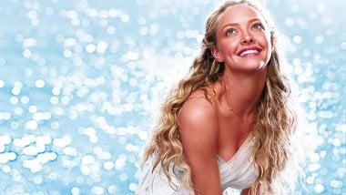 Amanda Seyfried in Mamma Mia Wallpaper