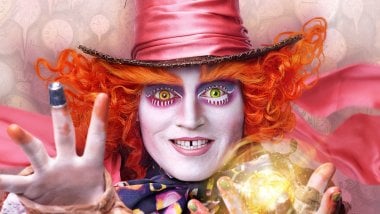 Alicia\'s Mad Hatter Through the Looking Glass Wallpaper