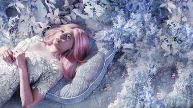 Elizabeth Olsen with pink hair Wallpaper