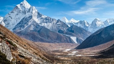 Montañas Ama Dablam en el Himalaya Fondo de pantalla