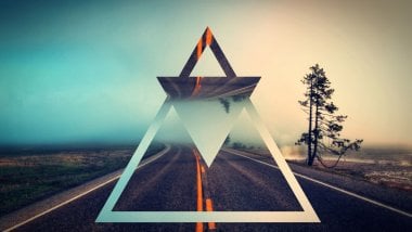 Road triangles Wallpaper