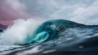 Big ocean wave Wallpaper