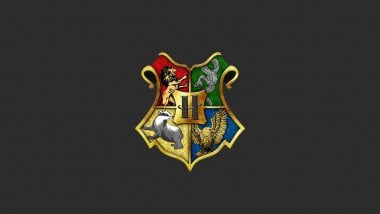 Insignias de Harry Potter: Gryffindor, Slytherin, Hufflepuff y Ravenclaw Fondo de pantalla