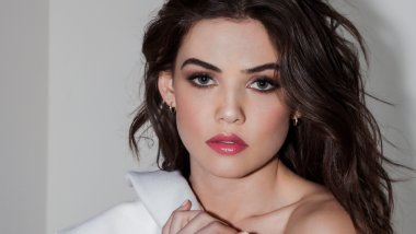 Danielle Campbell with make up Wallpaper