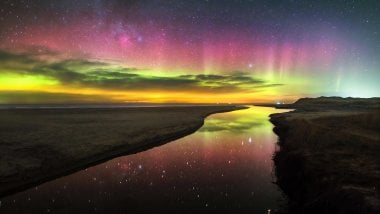 Colorful Northern lights Wallpaper