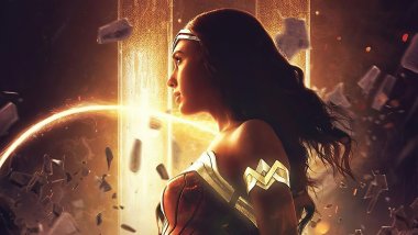 Wonder Woman looking away Wallpaper