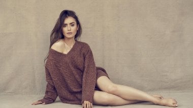 Lily Collins long hair Wallpaper