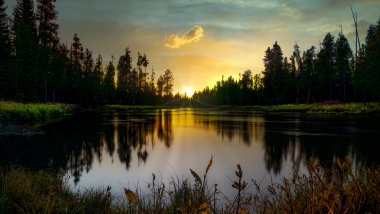 Lake in the forest at sunset Wallpaper