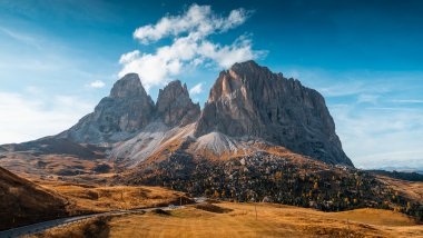 Autumn in the mountains of Italy Wallpaper