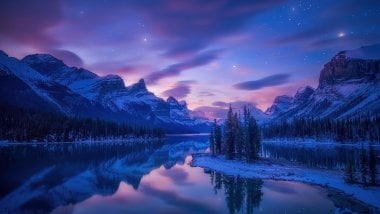 Paisaje de lago en las montañas al amanecer Fondo de pantalla