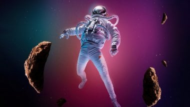 Astronaut falling Wallpaper