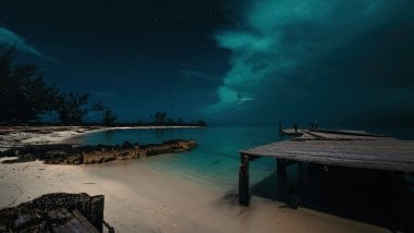 Playa nocturna en las Bahamas Fondo de pantalla