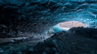 Cueva de rocas de hielo Fondo de pantalla