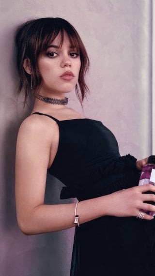 Jenna Ortega Wallpaper