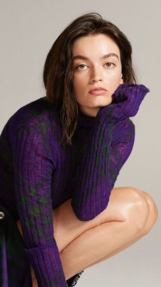 Emma Mackey para Elle Fondo de pantalla