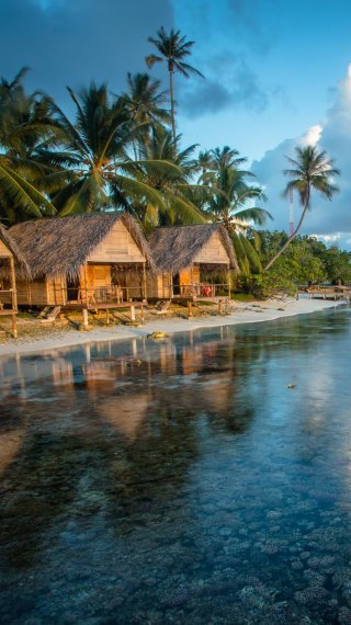 Bungalows in French Polynesia Wallpaper