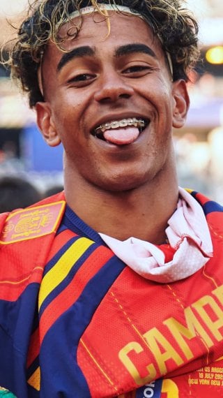 Lamine Yamal is world champion Wallpaper