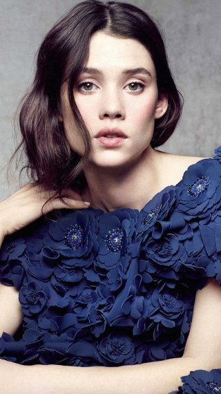 Actress Astrid Berges Frisbey Wallpaper
