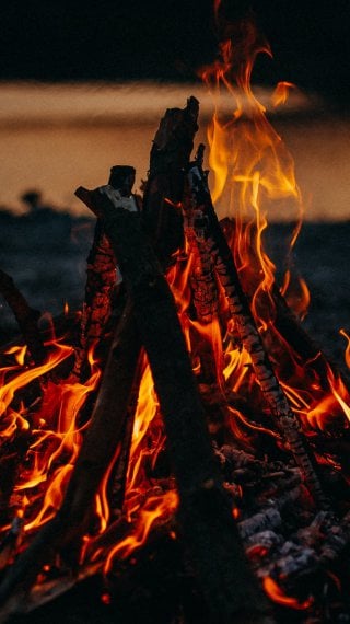 Bonfire flame Wallpaper