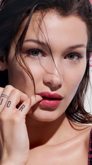 Bella Hadid Face Wallpaper