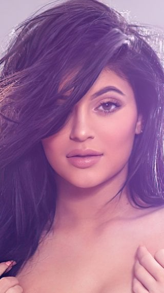 Kylie Jenner para Revista Remix Fondo de pantalla