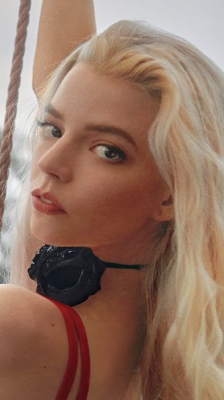 Anya Taylor Joy en columpio Vanity Fair Fondo de pantalla