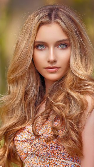 Alexandra Lenarchyk Wallpaper