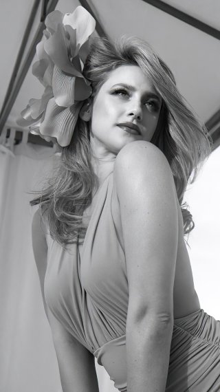 Lili Reinhart Sasha Samsonova Photoshoot Wallpaper