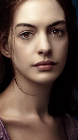 Anne Hathaway in Les miserables Wallpaper