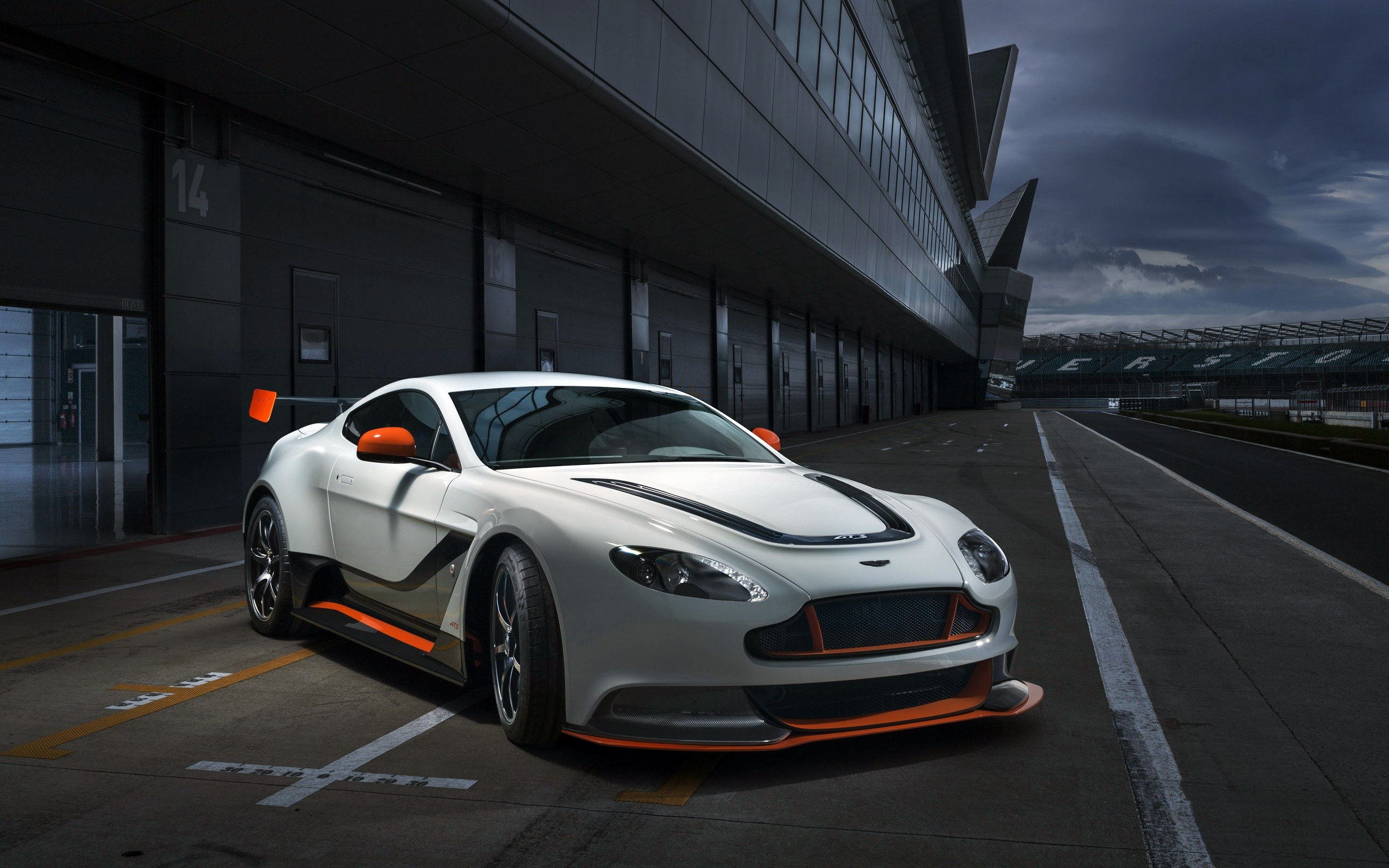 Fondos de pantalla Aston Martin Vantage GT special Edition
