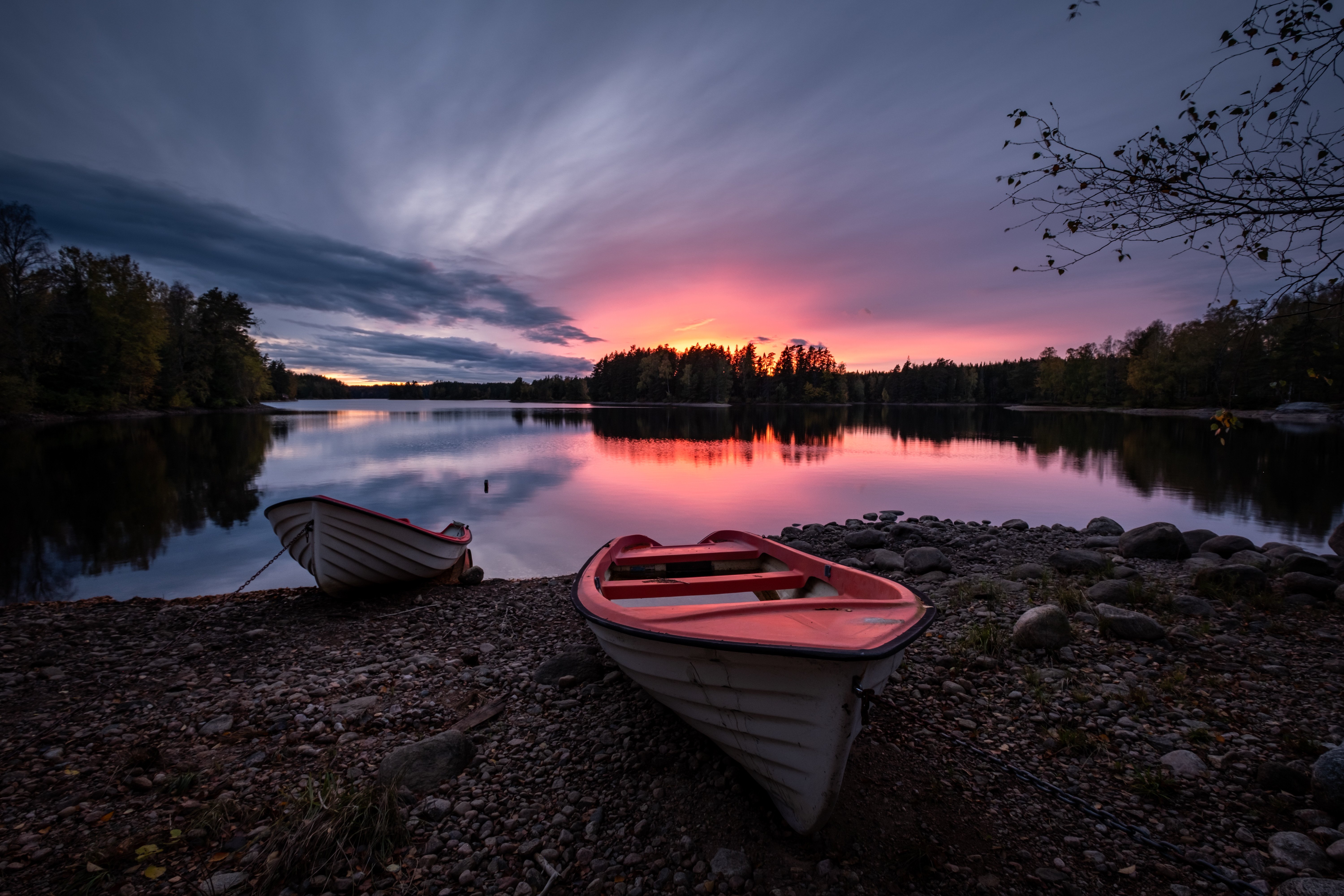 Wallpaper Boat in lake at sunset