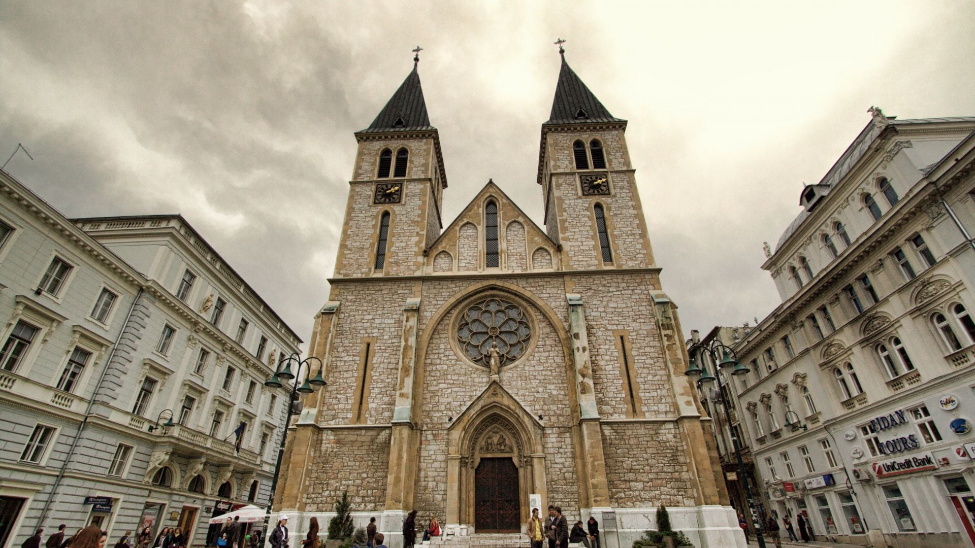 Fondos de pantalla Catedral del Corazón de Jesús, Sarajevo