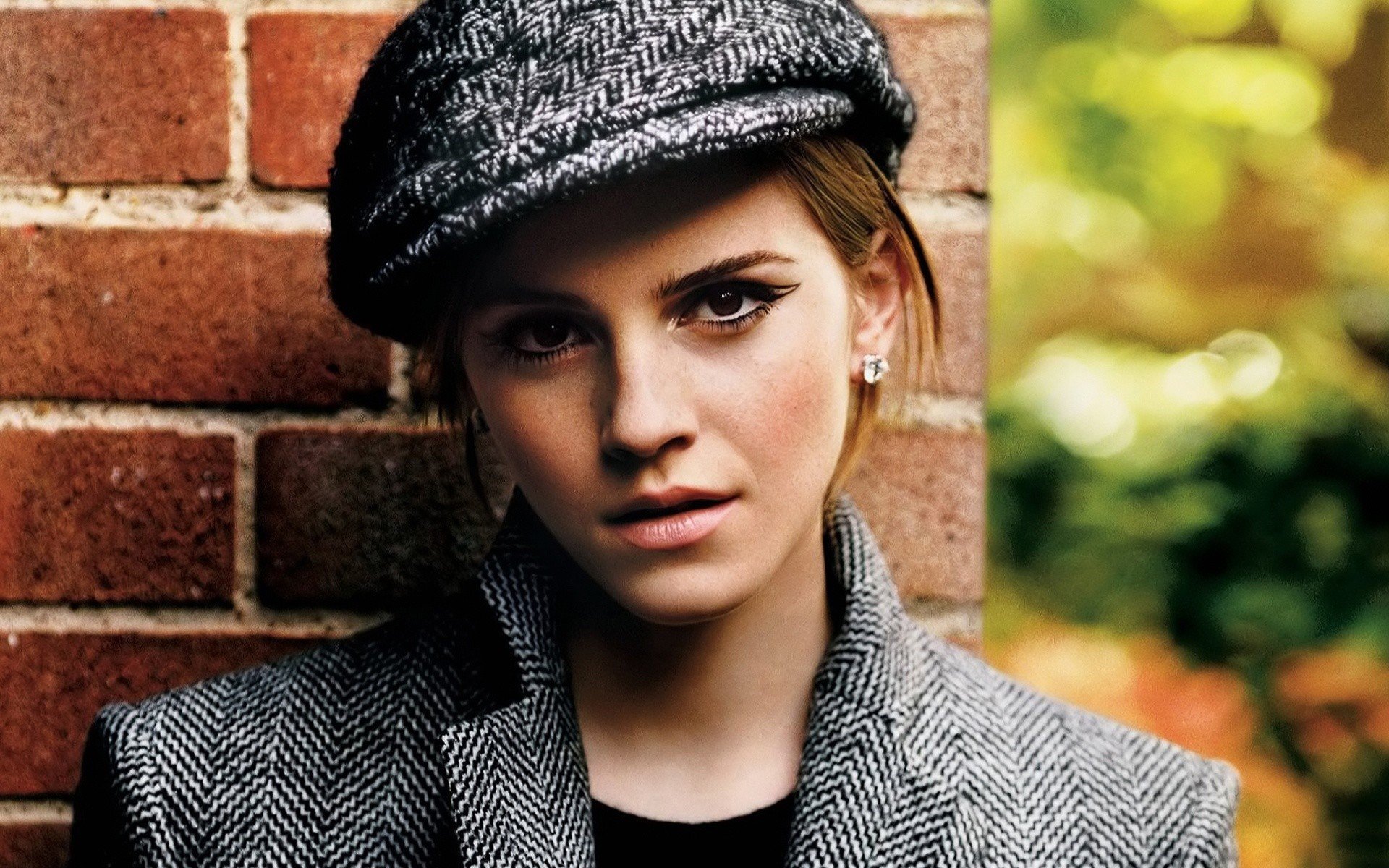 Wallpaper Emma Watson with a cap